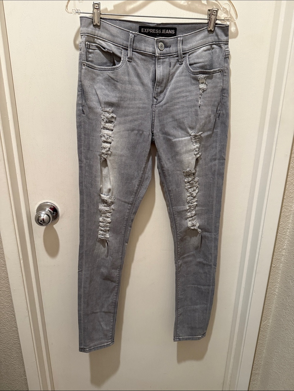 Express Women’s Grey Distressed Skinny Jeans